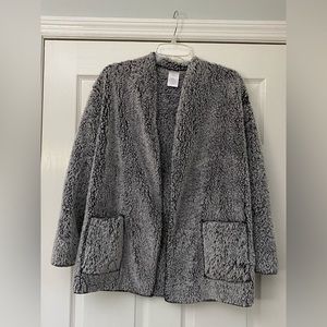 Secret Treasures Sleepwear Essentials Fuzzy AF Jacket Thingy. Size M 8-10.
